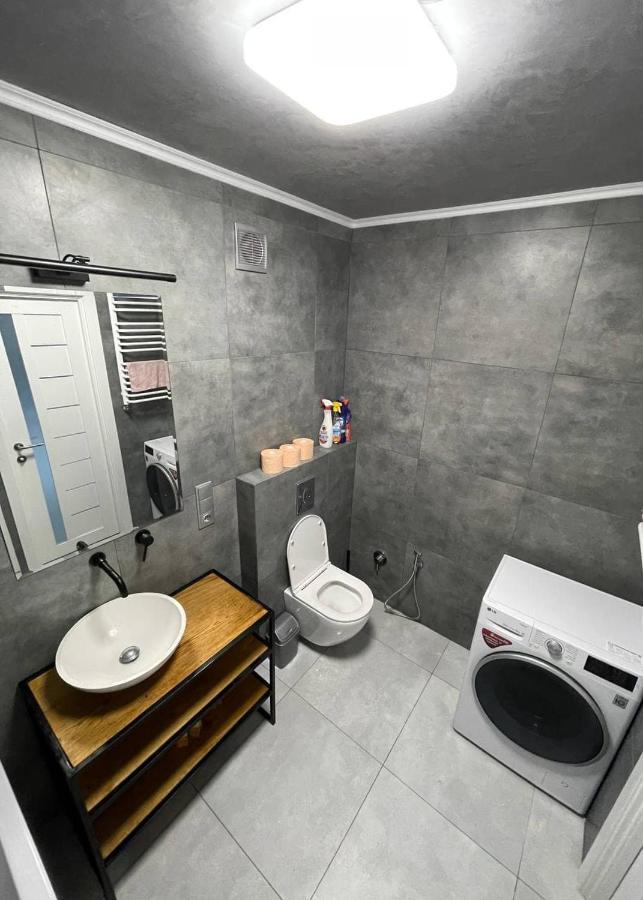 Новая Чистая N2 Квартира 5 Мин От Центра Ternopil Luaran gambar